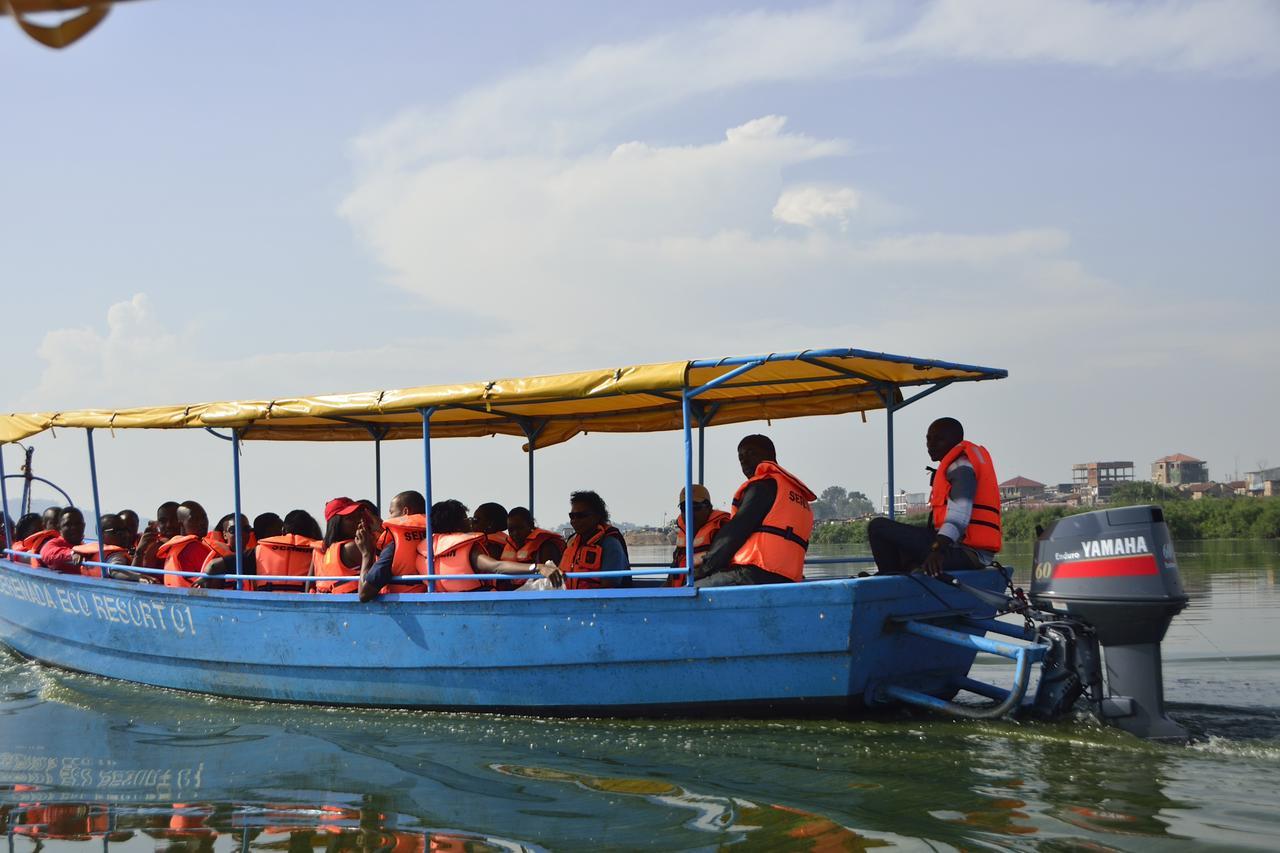 Serenada Eco Resort Mukono Town 外观 照片